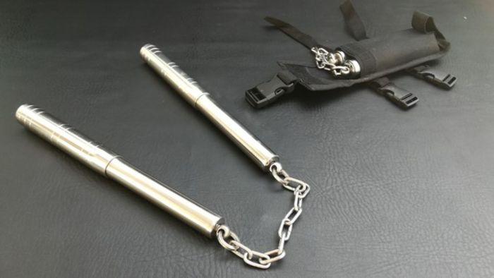 Dụng cụ tự vệ hiệu quả cho các bác tài xế xe ô tô 5a