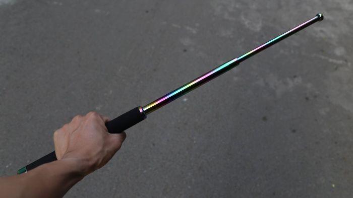 Dụng cụ tự vệ hiệu quả cho các bác tài xế xe ô tô 9a