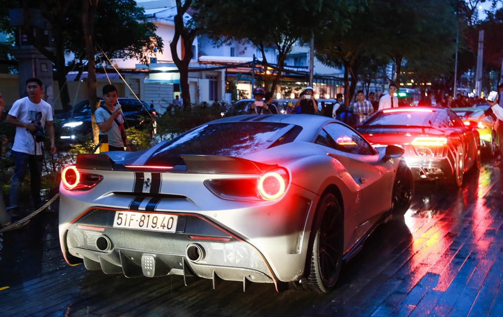 Soi dàn siêu xe Car Passion tại đám cưới Cường Đô La 18 Soi dàn siêu xe Car Passion tại đám cưới Cường Đô La a18