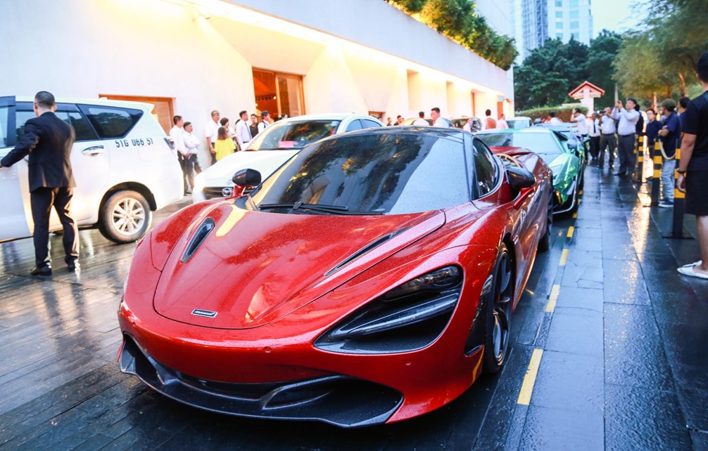 Soi dàn siêu xe Car Passion tại đám cưới Cường Đô La 2 Soi dàn siêu xe Car Passion tại đám cưới Cường Đô La a2