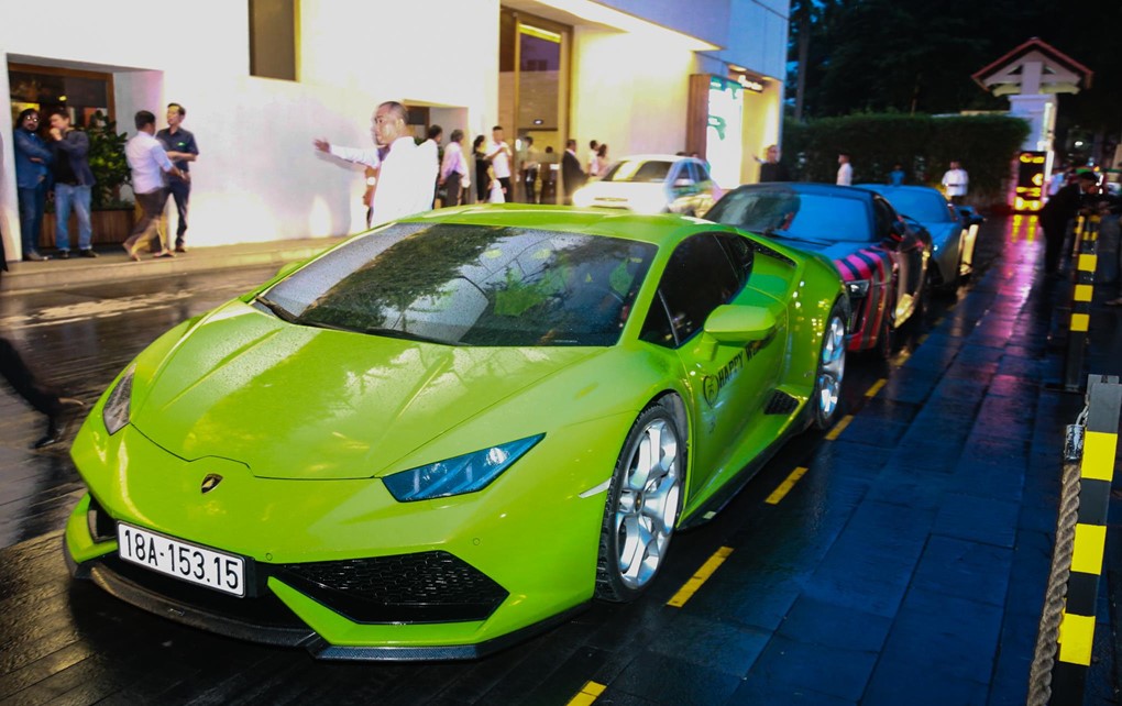 Soi dàn siêu xe Car Passion tại đám cưới Cường Đô La 13 Soi dàn siêu xe Car Passion tại đám cưới Cường Đô La a13