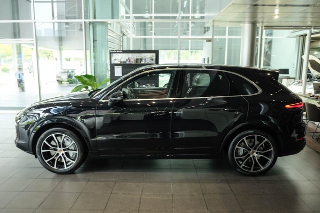 Porsche Cayenne Turbo thế hệ mới đầu tiên về nước giá 10 tỷ đồng kèm nhiều "đồ chơi" khủng a2