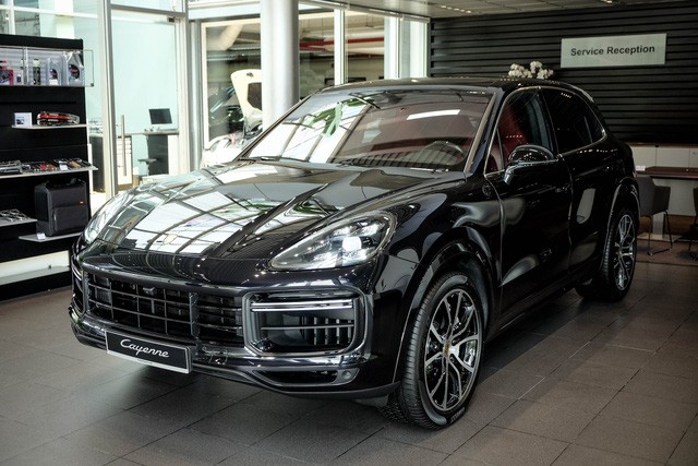 Porsche Cayenne Turbo thế hệ mới đầu tiên về nước giá 10 tỷ đồng kèm nhiều "đồ chơi" khủng a1