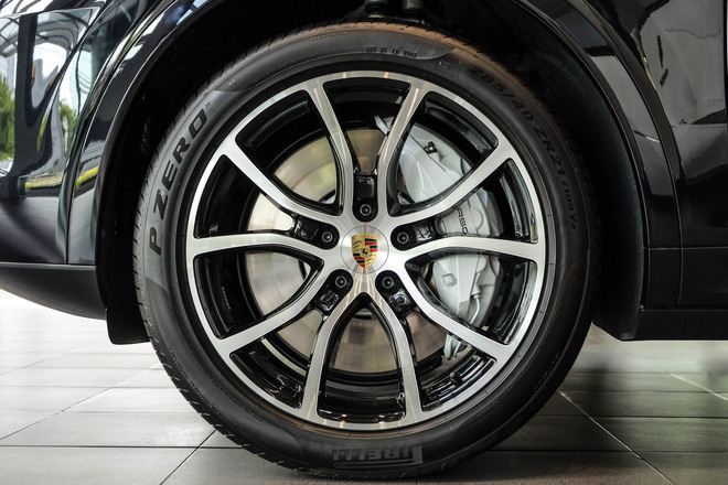 Porsche Cayenne Turbo thế hệ mới đầu tiên về nước giá 10 tỷ đồng kèm nhiều "đồ chơi" khủng a9
