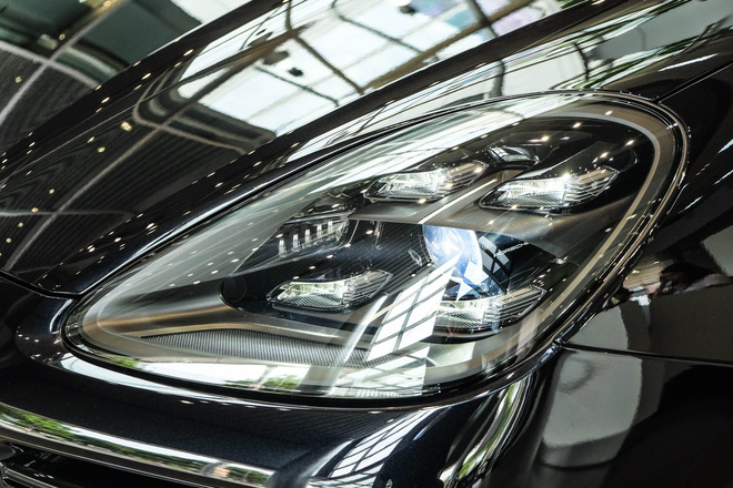 Porsche Cayenne Turbo thế hệ mới đầu tiên về nước giá 10 tỷ đồng kèm nhiều "đồ chơi" khủng a7