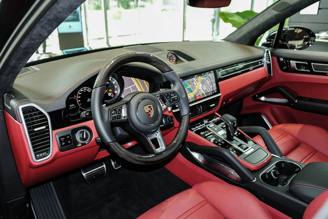 Porsche Cayenne Turbo thế hệ mới đầu tiên về nước giá 10 tỷ đồng kèm nhiều "đồ chơi" khủng a3