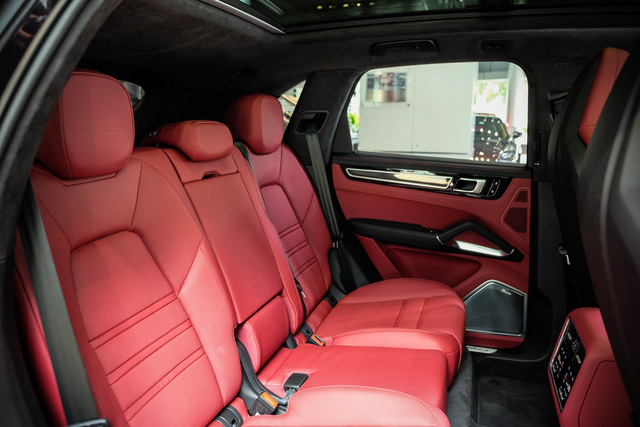 Porsche Cayenne Turbo thế hệ mới đầu tiên về nước giá 10 tỷ đồng kèm nhiều "đồ chơi" khủng a19