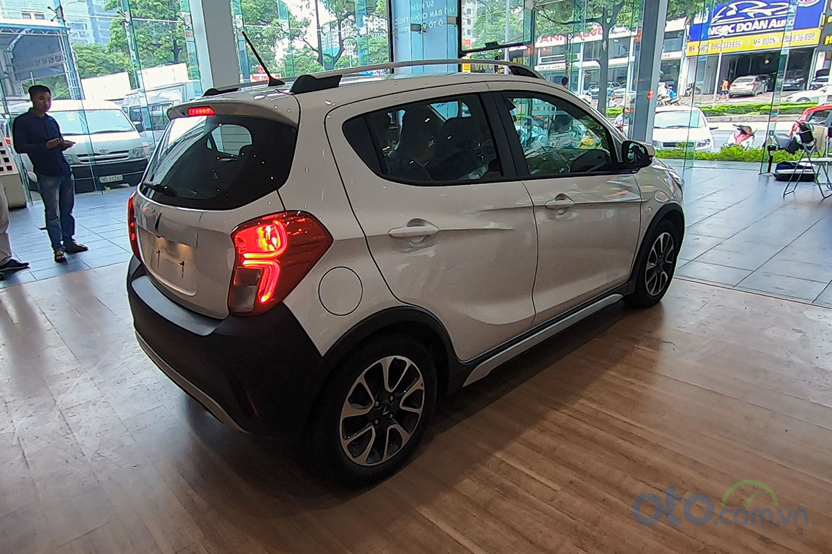 So sanh xe VinFast Fadil 2019 va Suzuki Celerio 2018