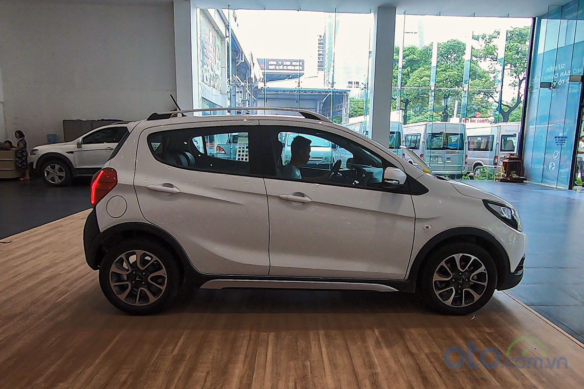 So sanh xe VinFast Fadil 2019 va Suzuki Celerio 2018