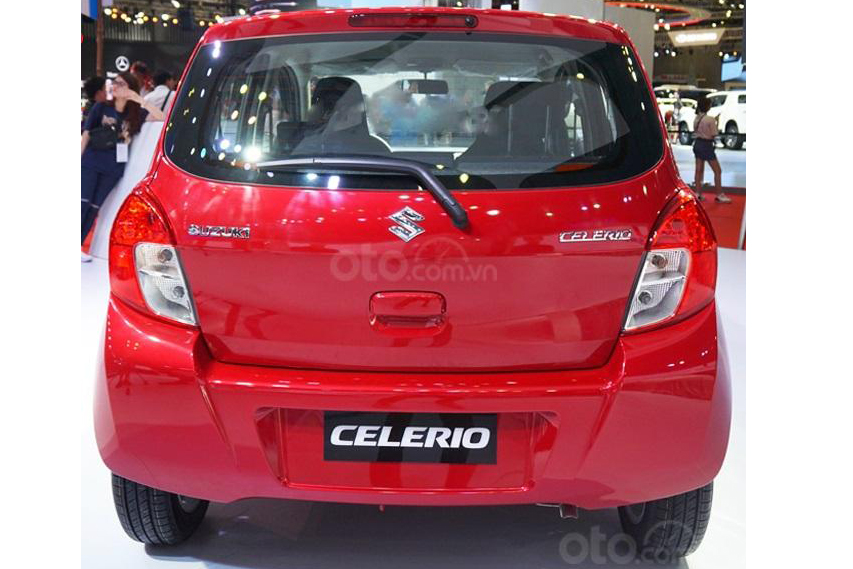 So sánh xe VinFast Fadil 2019 và Suzuki Celerio 2018 về thiết kế đuôi xe - Ảnh 1.