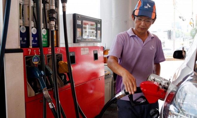 Các trạm xăng ở Hàn không phục vụ khách lái xe Nhật
