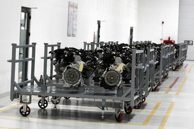 VinFast LUX và những điều mà người tiêu dùng Việt cần biết 4 VinFast LUX và những điều mà người tiêu dùng Việt cần biết 4a