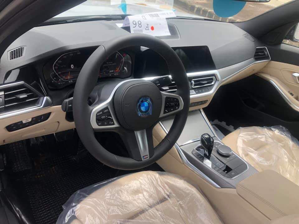 BMW 3-Series 2019 xuất hiện tại đại lý, khách sẵn sàng đặt thêm gói độ hàng trăm triệu a5