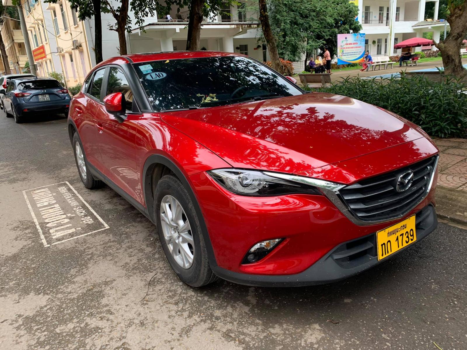 Chiếc Mazda CX-4 2019 biển Lào lăn bánh tại Việt Nam có gì đặc biệt? a1