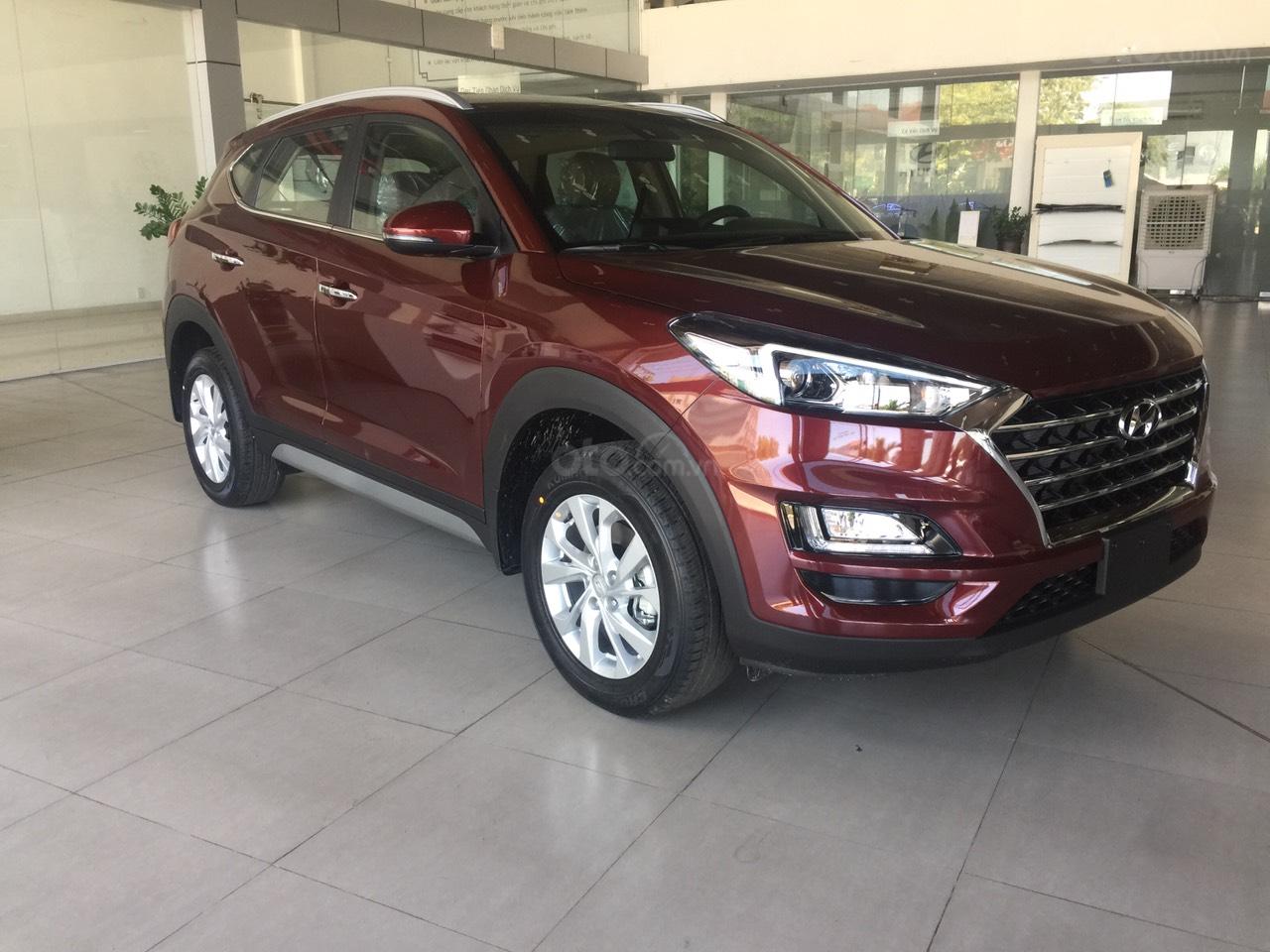 Hyundai Tucson màu đỏ 2023 Trang bị thiết kế  thông số