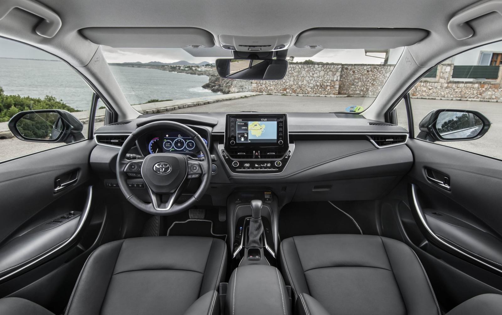 Nội thất Toyota Corolla Altis 2020