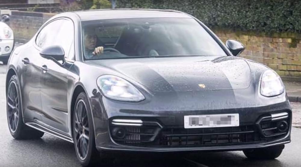 Roberto Firmino sở hữu nhiều mẫu xe khủng