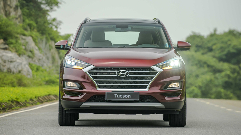 So sánh xe Hyundai Tucson 2019 và Nissan X-Trail V-Series 2019
