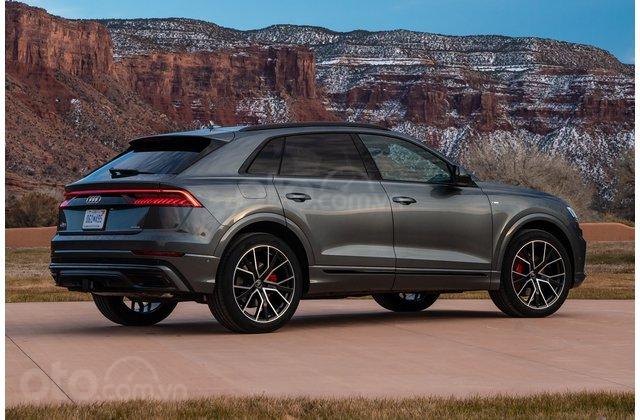 Audi Q8 2019.