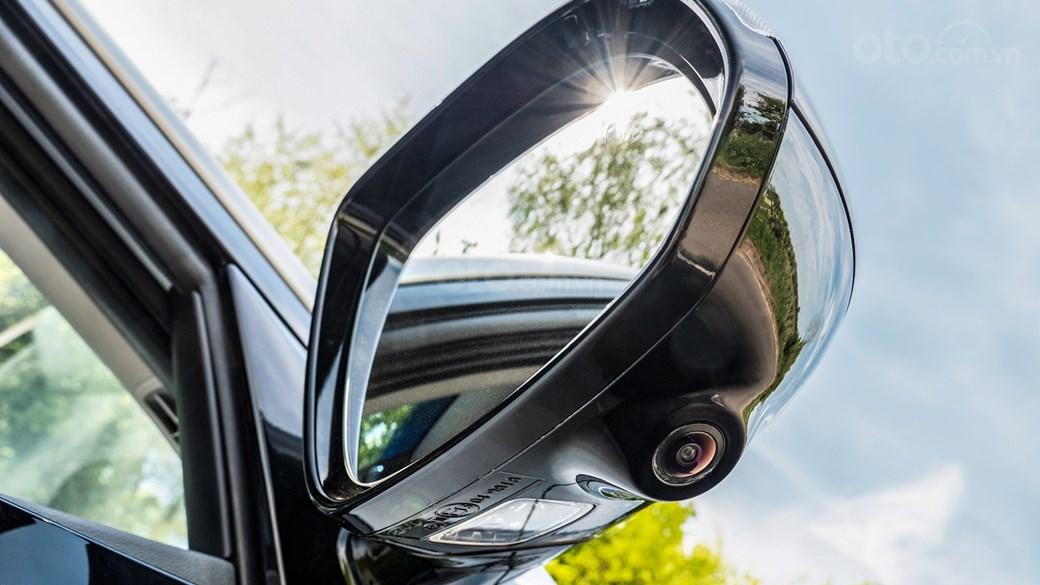 Công nghệ giám sát điểm mù tiên tiến của Hyundai NEXO