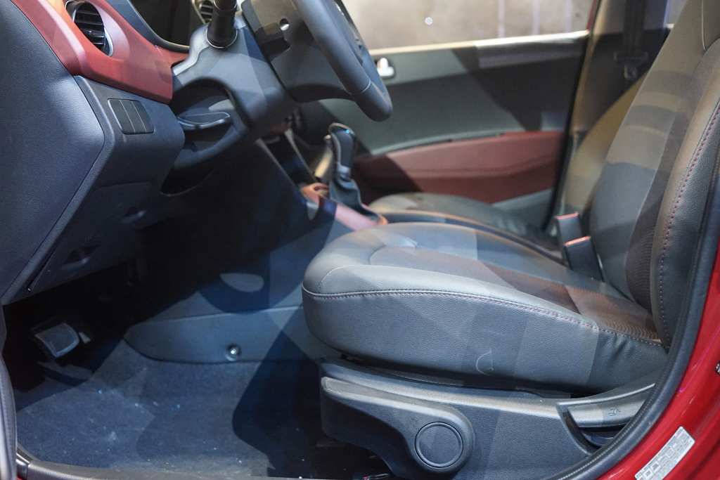 Hyundai Grand i10 2020 và hiện hành khác nhau thế nào qua ảnh? a22