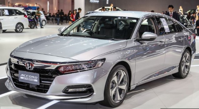 Phân khúc hạng D tại Việt Nam năm 2019: Camry nhập khẩu, Accord thế hệ mới chuẩn bị ra mắt - Ảnh 2 Phân khúc hạng D tại Việt Nam năm 2019: Camry nhập khẩu, Accord thế hệ mới chuẩn bị ra mắt - Ảnh 2.