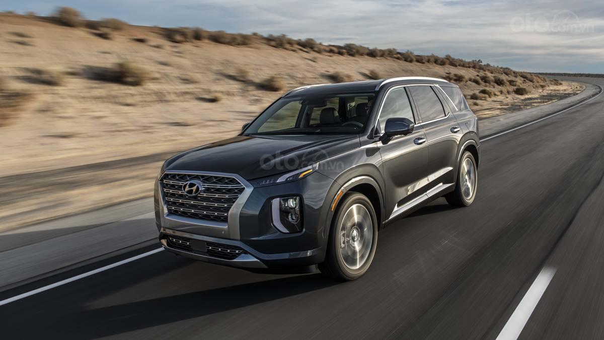 Hyundai Palisade 2020 đang chạy trên đường