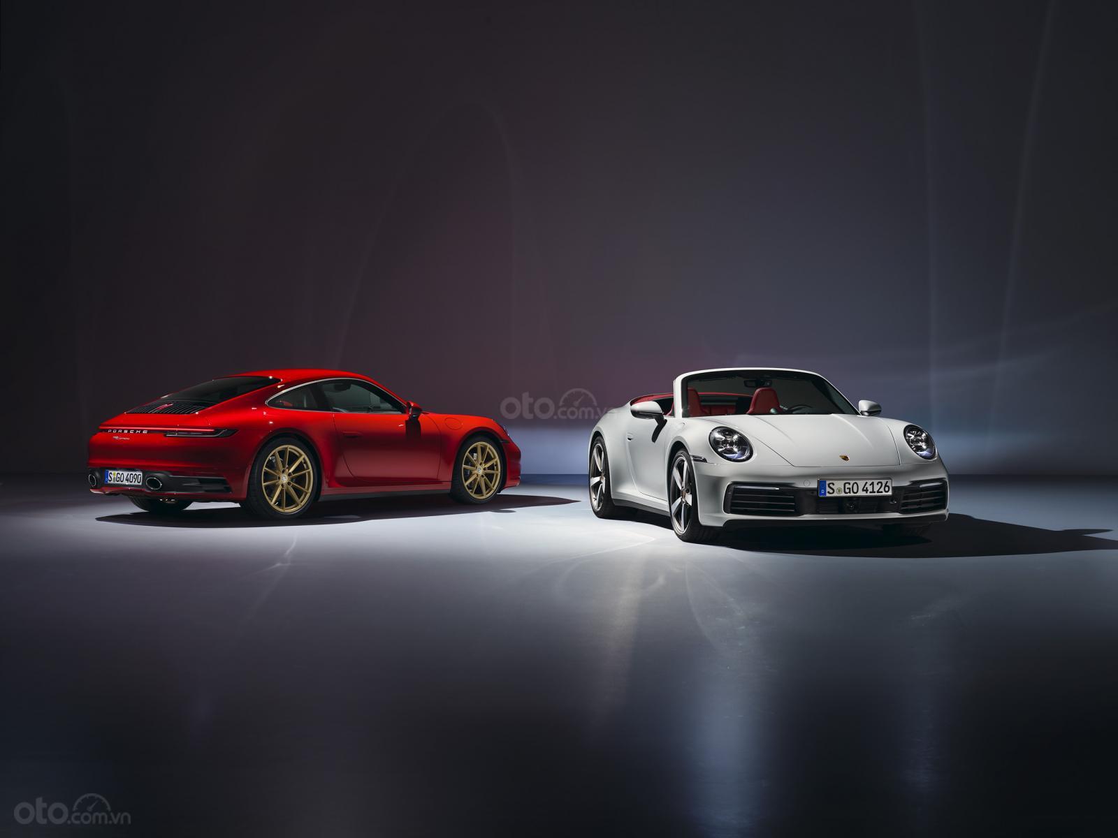 Carrera là phiên bản dành cho những người yêu thích và bắt đầu tiếp cận dòng xe huyền thoại Porsche 911.