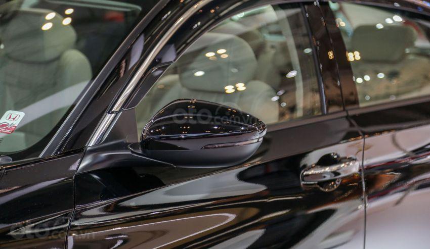 So sánh xe Honda Accord 2019 và đời cũ qua ảnh a13