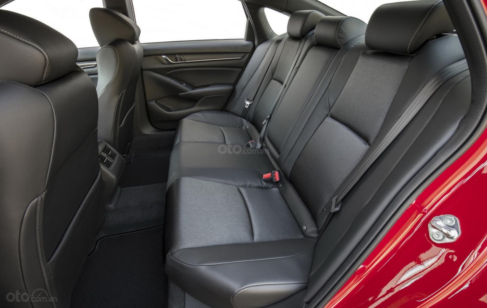 So sánh xe Honda Accord 2019 và đời cũ qua ảnh a24