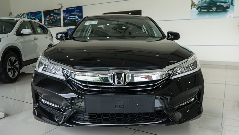 So sánh xe Honda Accord 2019 và đời cũ qua ảnh a4