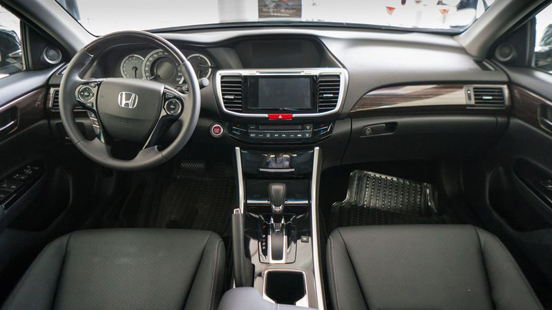 So sánh xe Honda Accord 2019 và đời cũ qua ảnh a21