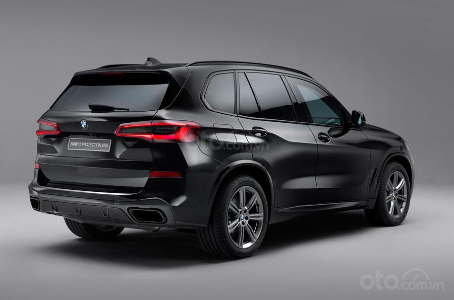 Xe bọc thép BMW X5 Protection VR6 - ảnh 4 BMW X5 Protection VR6 - góc 3/4 đuôi xe