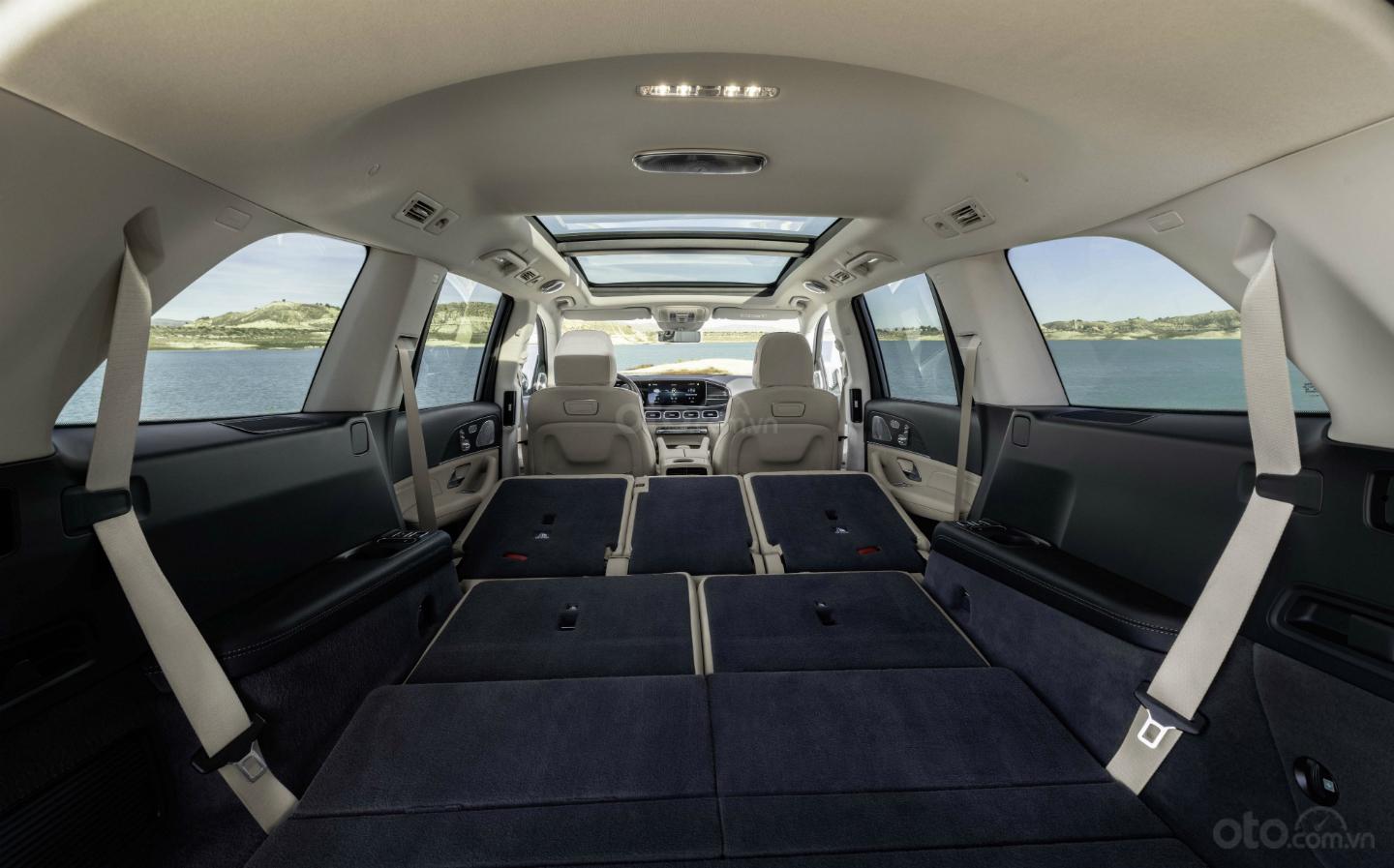 Cốp xe Mercedes-Benz GLS-Class 2020.