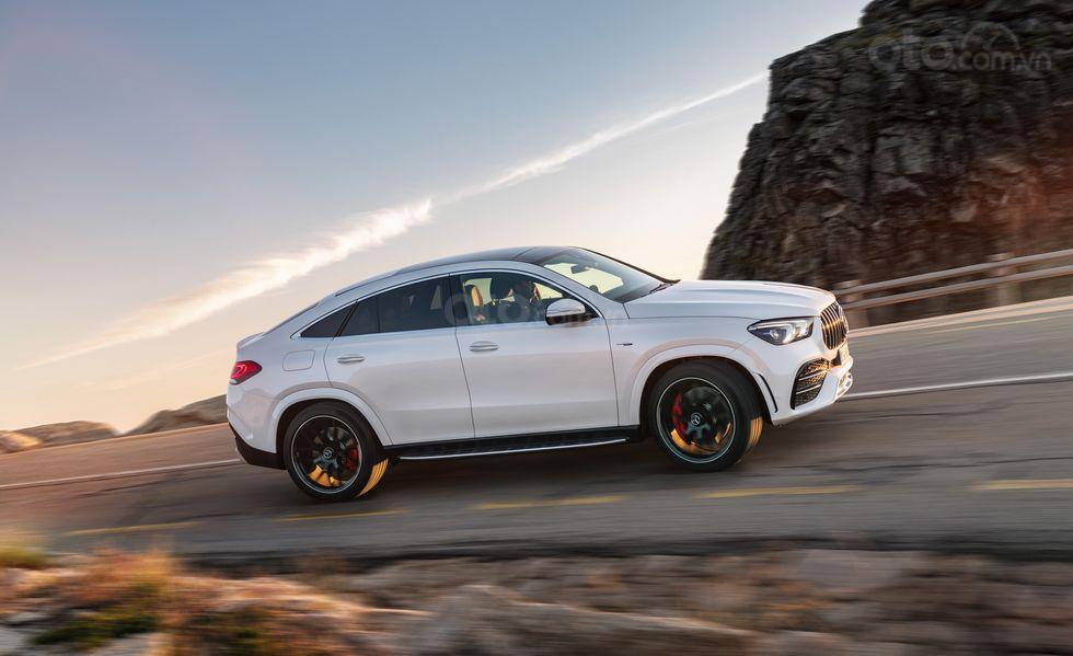 Mercedes-AMG GLE53 Coupe 2020 thân xe 2