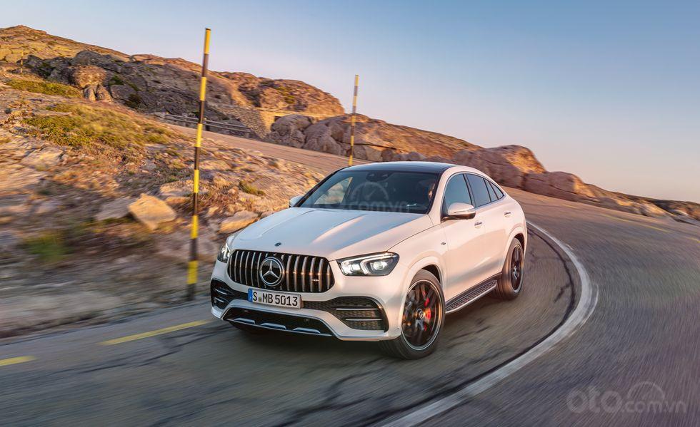 Mercedes-AMG GLE53 Coupe 2020 góc 3/4 đầu xe