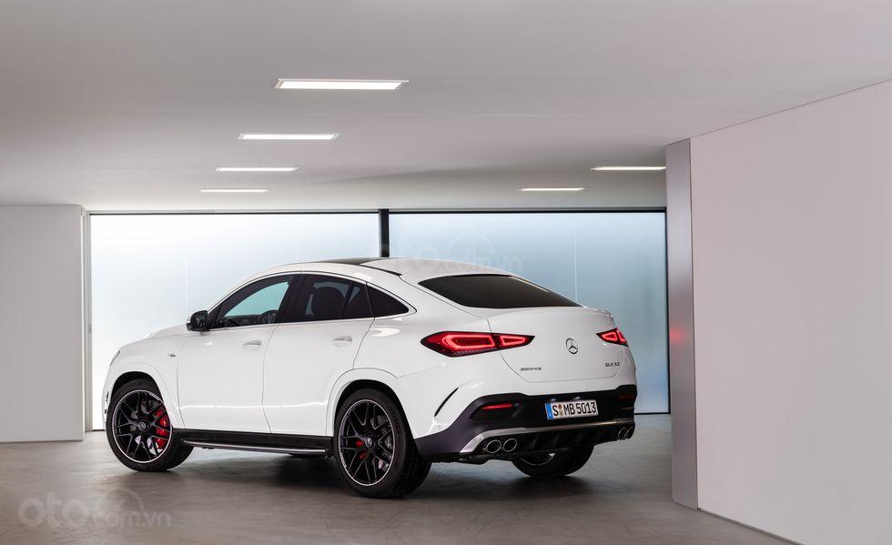 Mercedes-AMG GLE53 Coupe 2020 đuôi xe