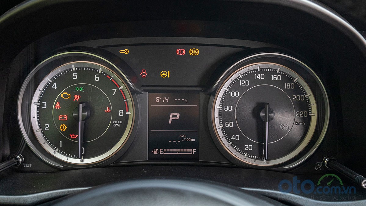 So sánh xe Mitsubishi Xpander 2019 và Suzuki Ertiga 2019: Đồng hồ lái Ertiga 1
