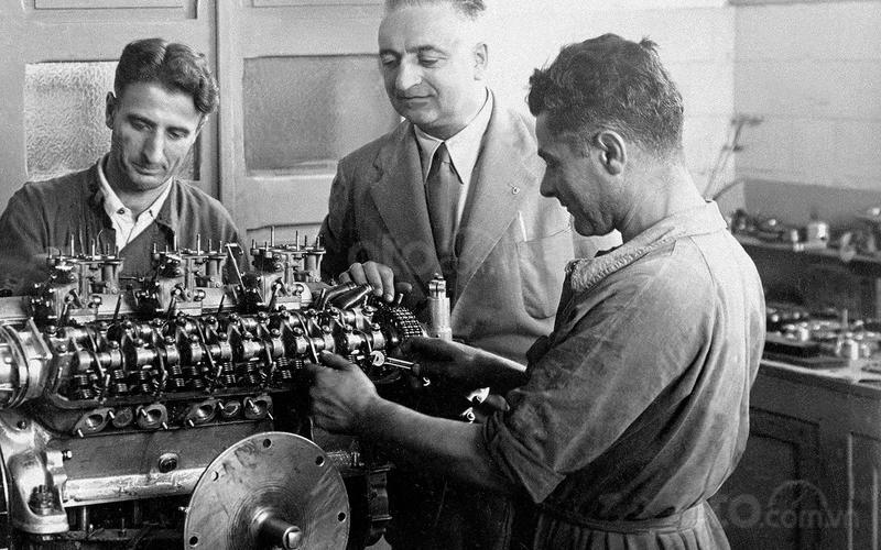 Ferrari Colombo V12: 1947-1989 (42 năm).