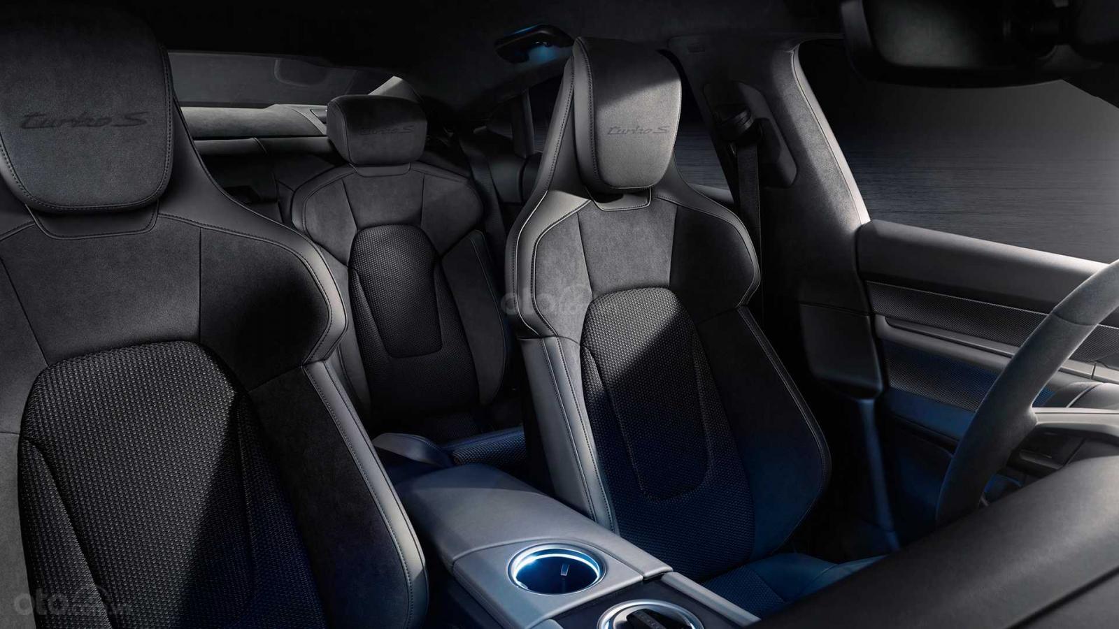 Porsche Taycan 2020 kiểu cách ấn tượng