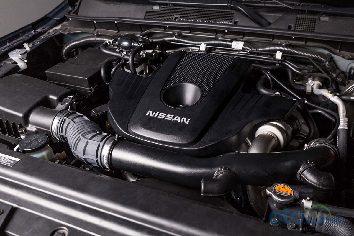 Động cơ Diesel 2.5L trên Nissan Navara EL vẫn không đổi.