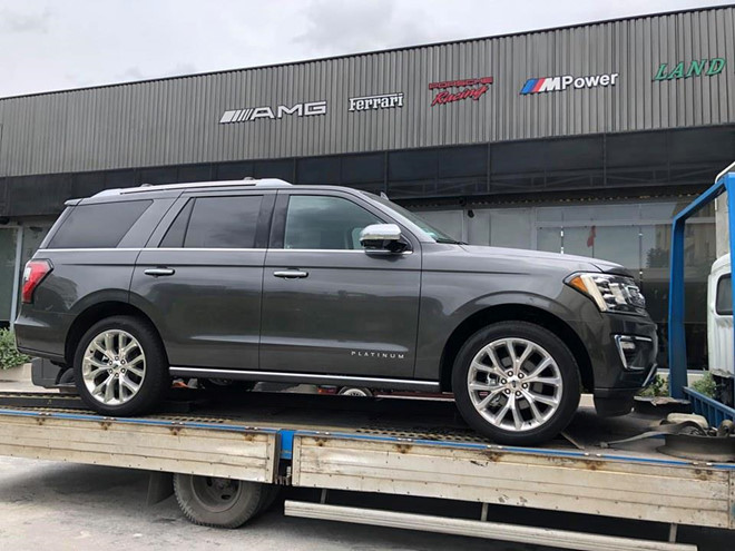 Ford Expedition chia sẻ nền tảng khung gầm của Ford F-150.