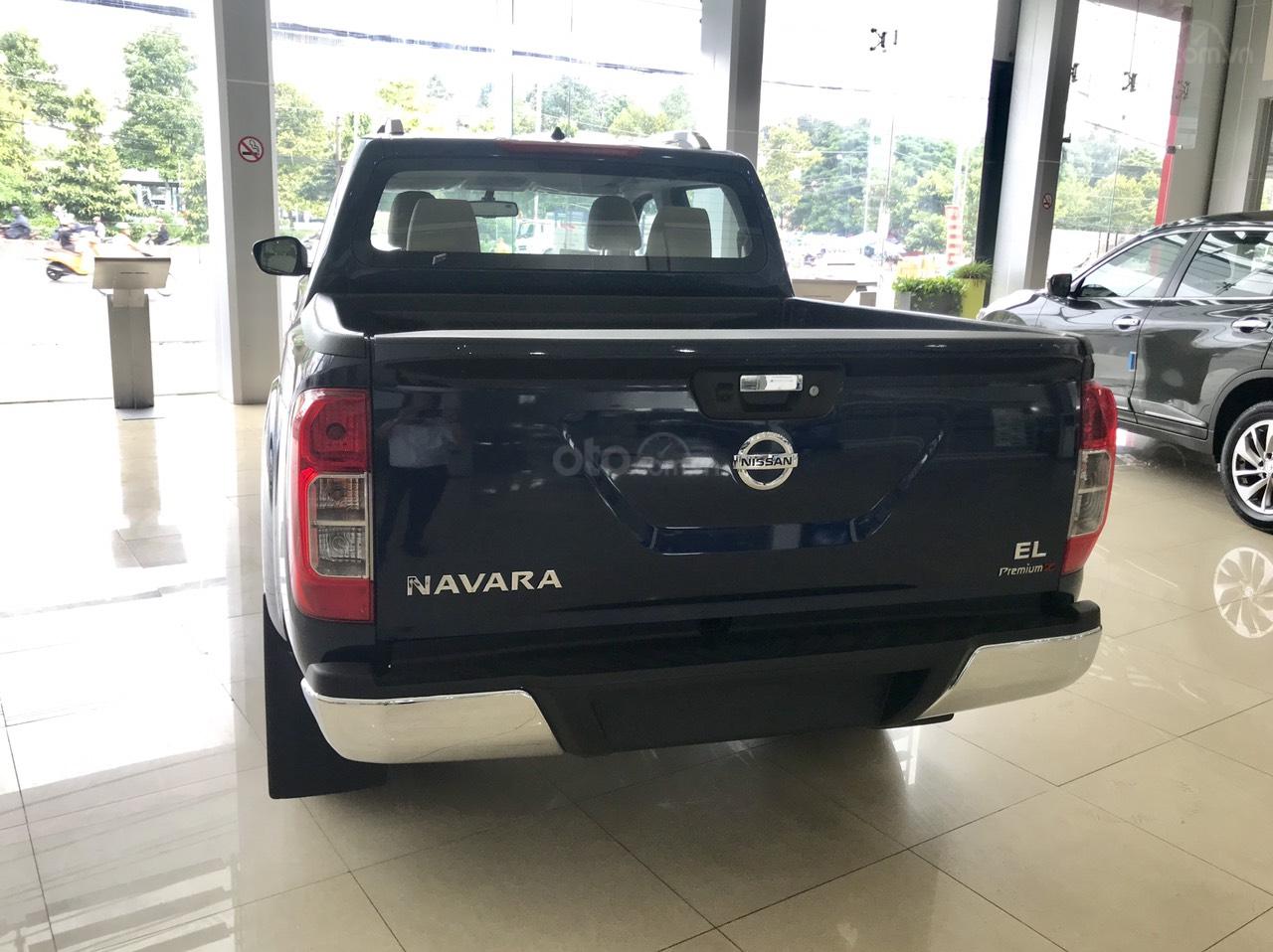Bán tải Nissan Navara EL A-IVI 2019 vừa ra mắt có giá lăn bánh bao nhiêu? a5