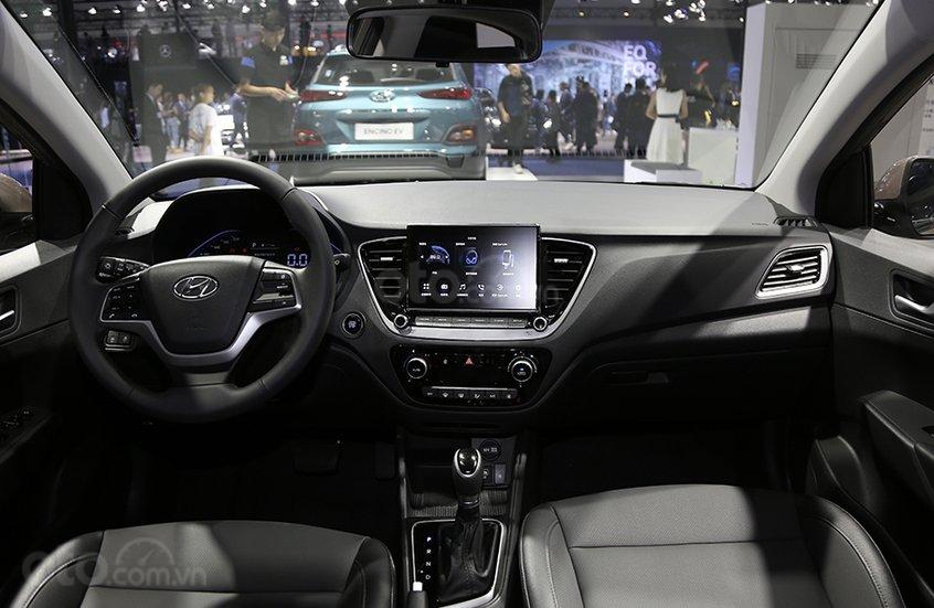 Nội thất xe Hyundai Accent 2020 nâng cấp mới,
