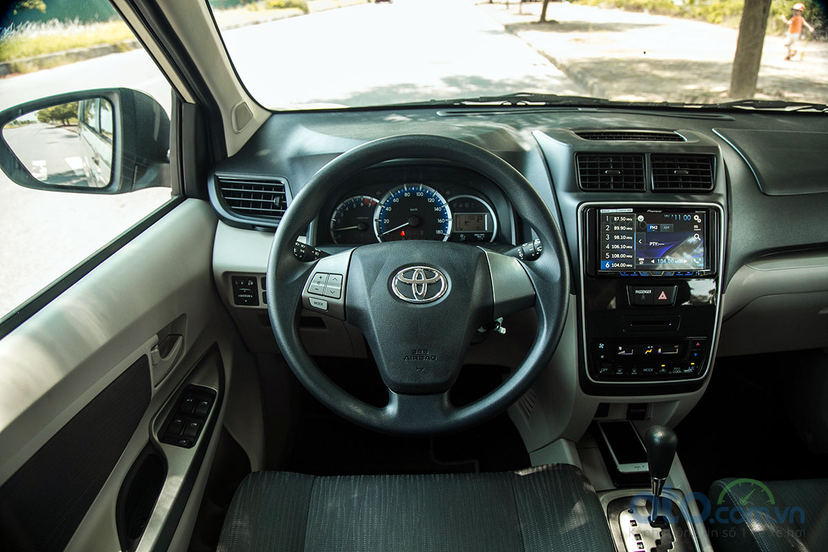 Đánh giá xe Toyota Avanza 2019 1.5 AT: Vô-lăng 3 chấu urethane nhưng bảng đồng hồ đã được tỉnh chỉnh lại Đánh giá xe Toyota Avanza 2019 1.5 AT: Vô-lăng 3 chấu urethane nhưng bảng đồng hồ đã được tỉnh chỉnh lại.