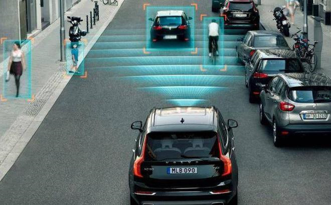 Phanh tự động khẩn cấp Autonomous Emergency Braking.