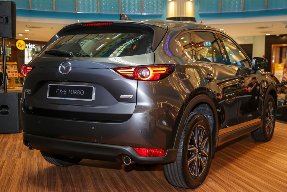 Mazda CX-5 2.5L Turbo AWD có giá khoảng 850 triệu đồng.