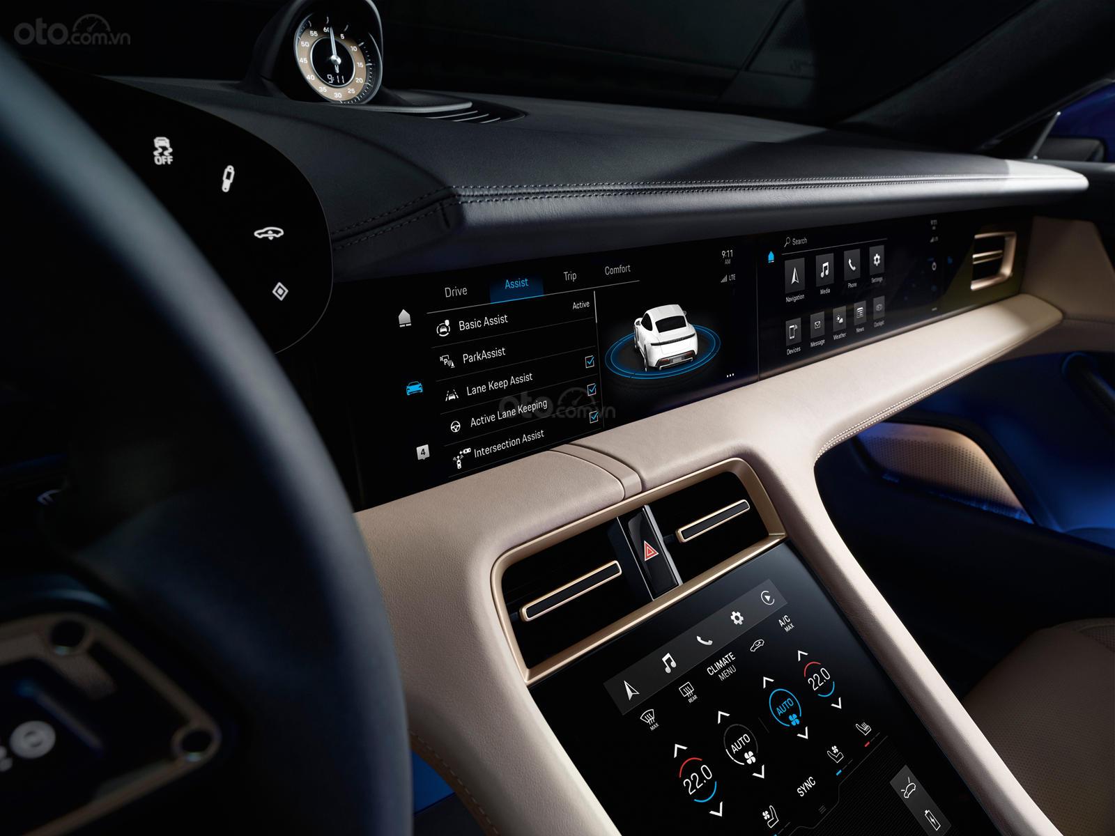 Đánh giá xe Porsche Taycan 2020 về trang bị tiện nghi - ảnh 3