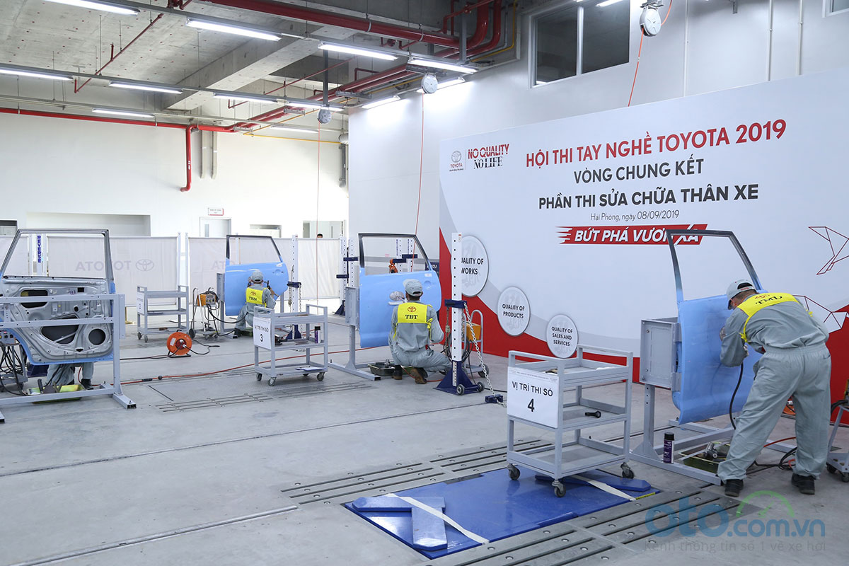 Hội thi tay nghề Toyota 2019 - phần thi sửa chữa thân xe.