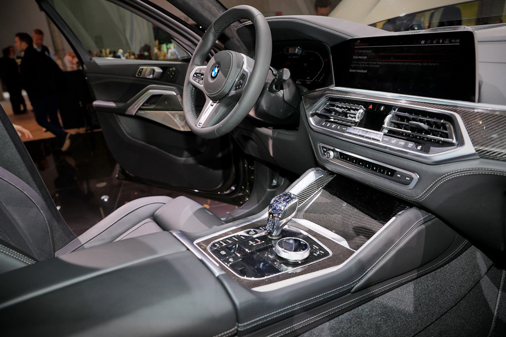 BMW X6 thế hệ mới gây ấn tượng mạnh khi xuất hiện tại triển lãm Frankfurt Motor Show 2019 7 BMW X6 thế hệ mới gây ấn tượng mạnh khi xuất hiện tại triển lãm Frankfurt Motor Show 2019 a7